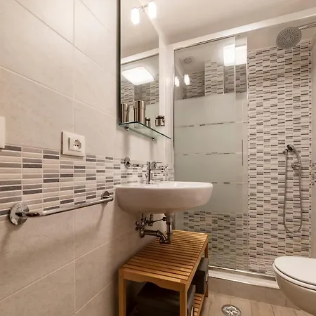 Appartamento Guesthost - Termini And Elegant
